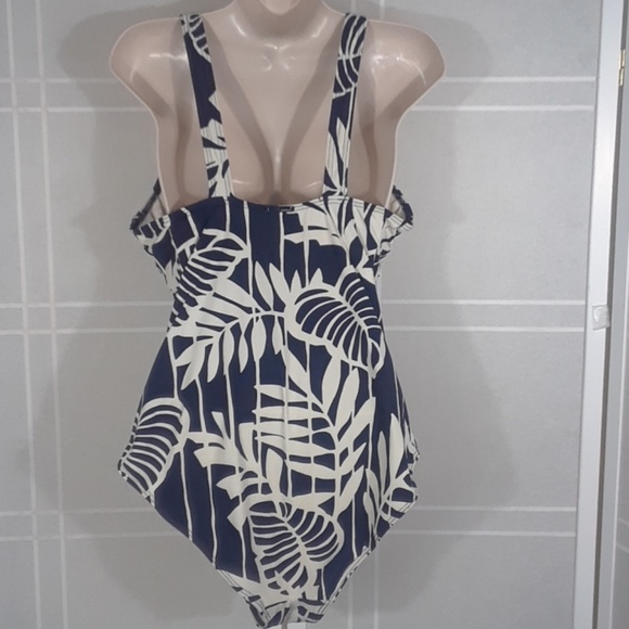 Calvin Klein onepiece swimsuit 12 - Picture 2 of 6